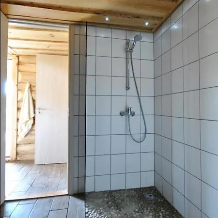 Juerivaerava Saunamaja Apartman Kantsi