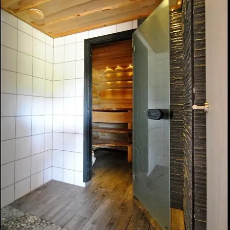 Juerivaerava Saunamaja Kantsi